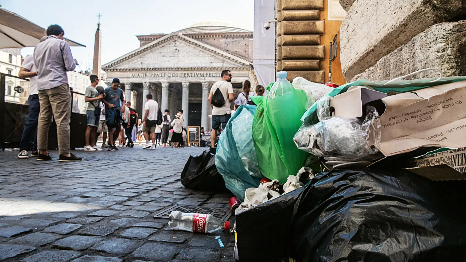 rifiuti spazzatura roma Il Difforme