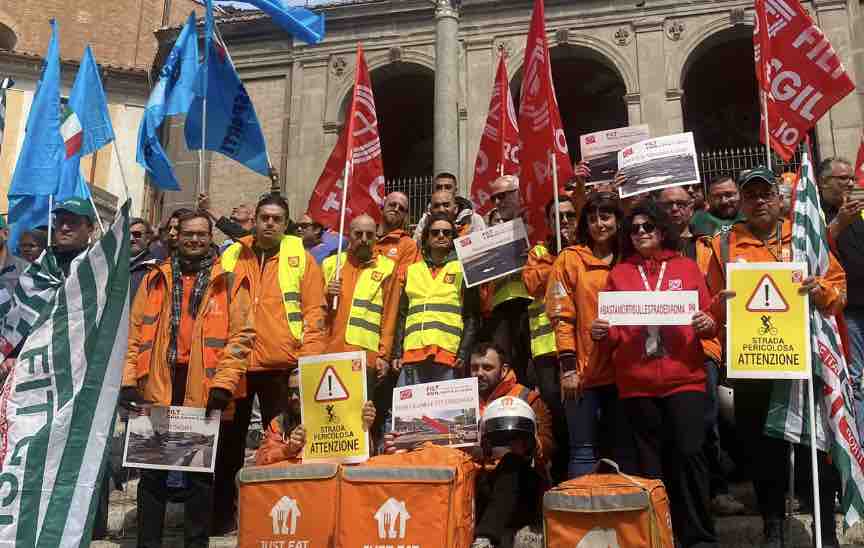 il difforme protesta rider