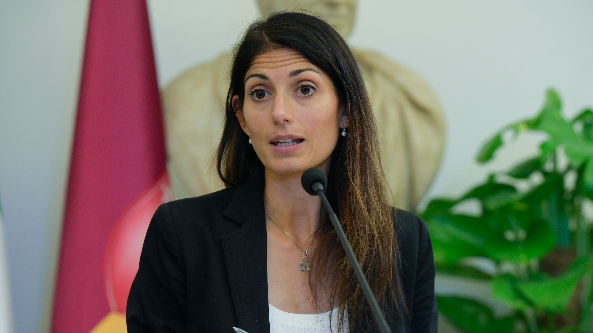 Raggi dalla parte di Grillo: la frattura del M5S è sempre più netta