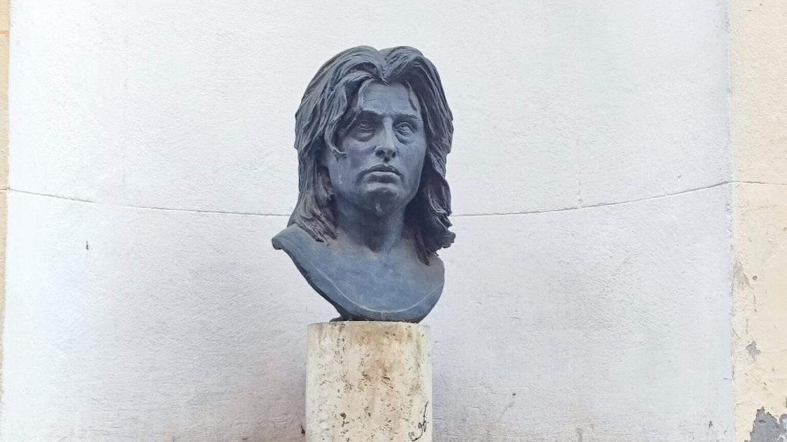 Anna Magnani, busto divelto a Roma