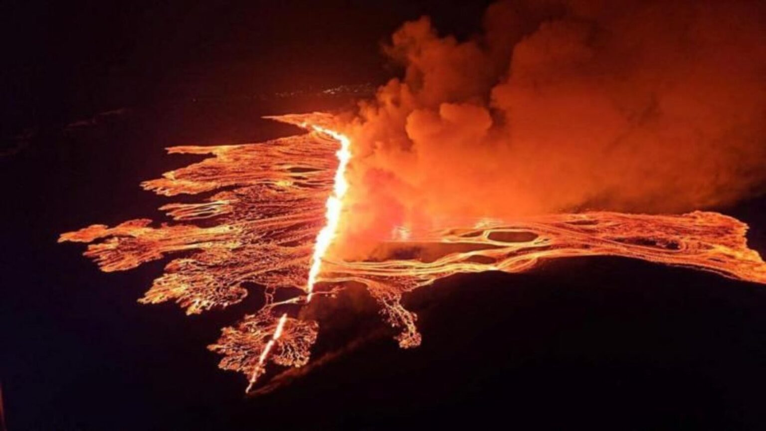 Islanda eruzione vulcano Grindavík