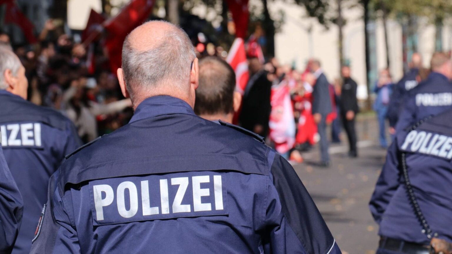 Germania, arrestati tre adolescenti per terrorismo