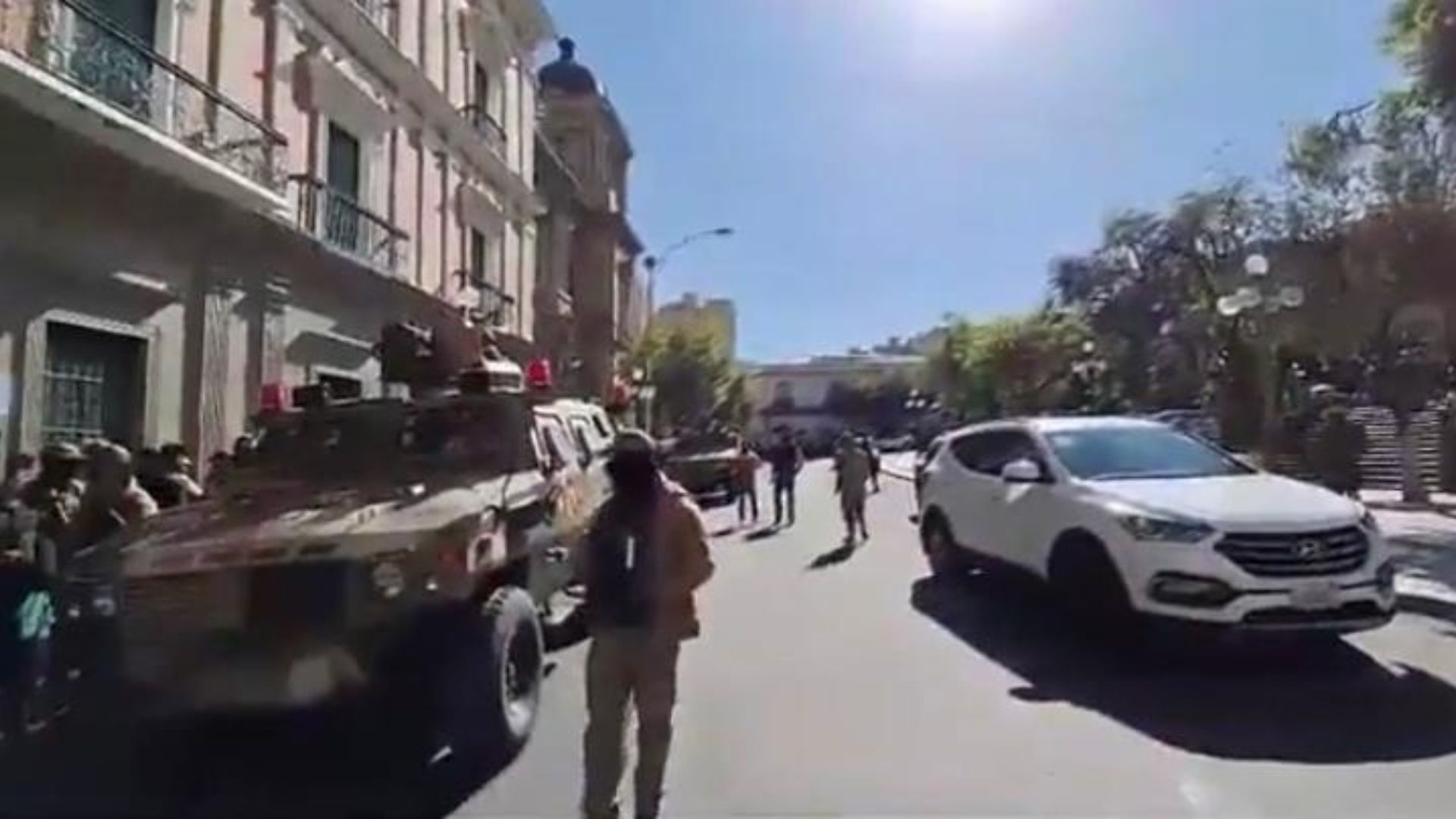 Bolivia, generale dell’esercito mette in atto un golpe: fallisce e viene arrestato VIDEO