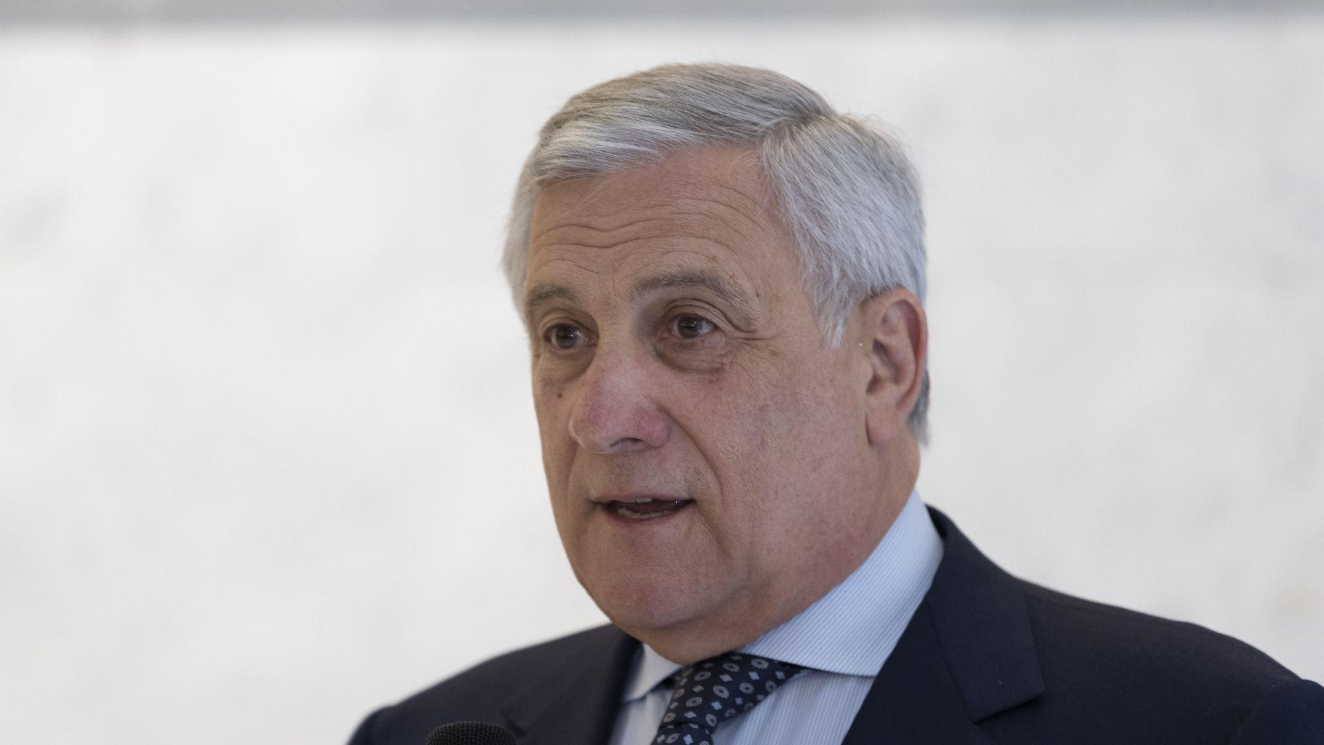 Tajani esorta l’Ue ad aprire ai Conservatori “altrimenti Von der Leyen non sarà votata”