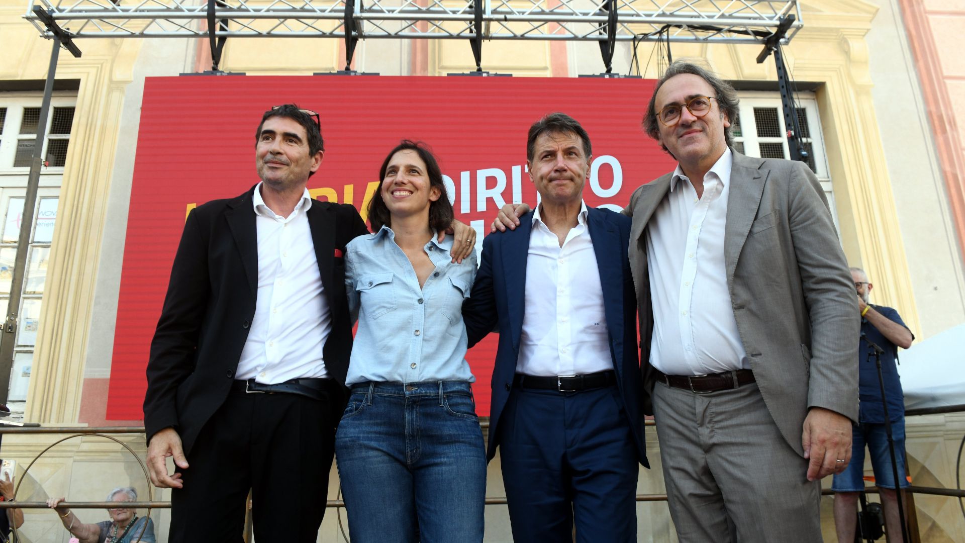 Caso Toti, centrosinistra in piazza a Genova