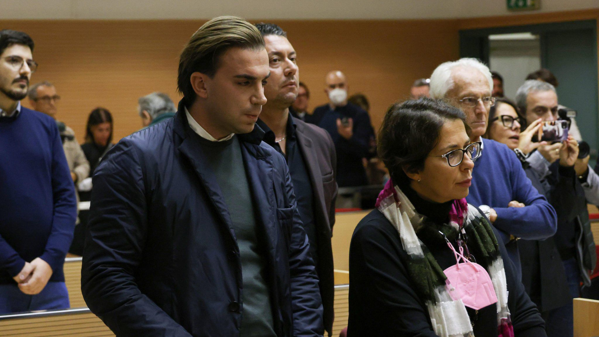 Omicidio Bozzoli, compagna e figlio rientrati in Italia: Giacomo ancora in fuga