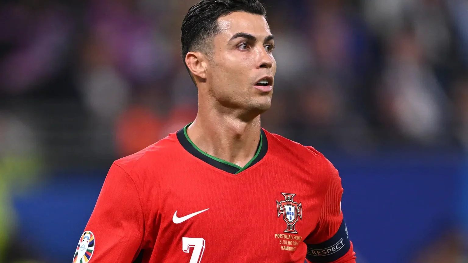 Cristiano Ronaldo con la maglia del Portogallo