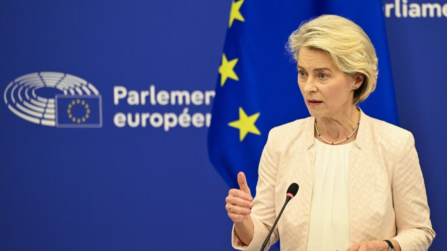 La presidente della Commissione Ue Ursula Von der Leyen