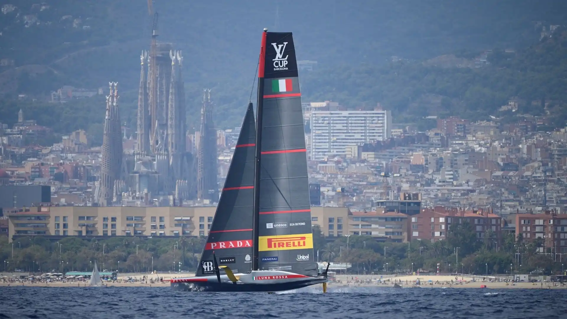 Luna Rossa in finale della Louis Vuitton Cup Battuta American Magic 53