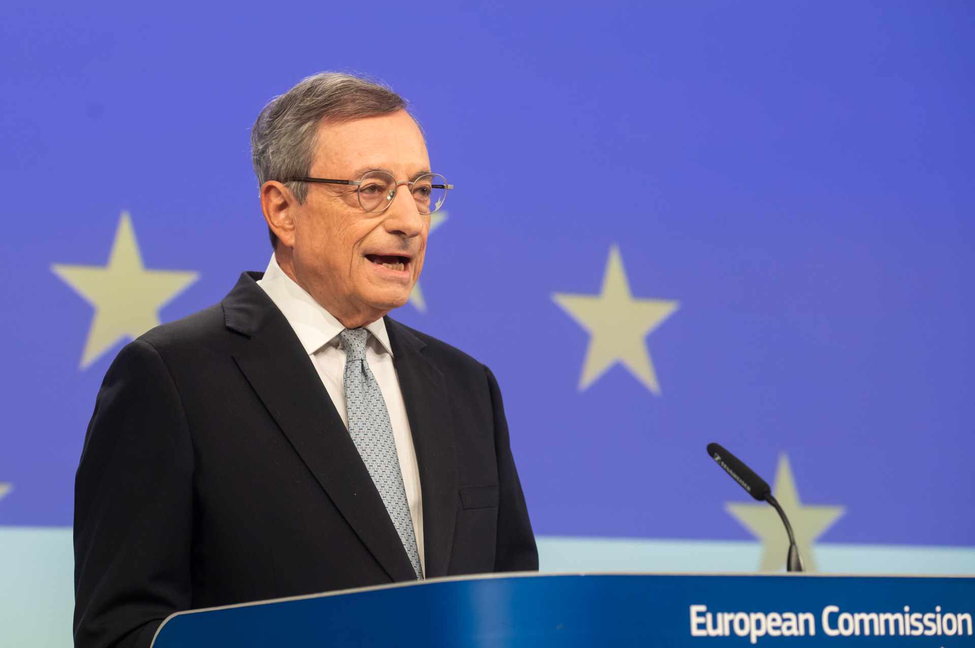 Draghi: “Europa padrona del proprio destino. Donne, parlate, fatevi sentire!”