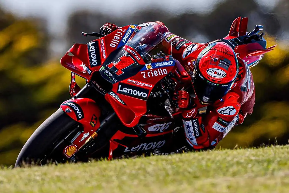 MotoGp tricolore a Misano: pole di Bagnaia e prima fila tutta italiana