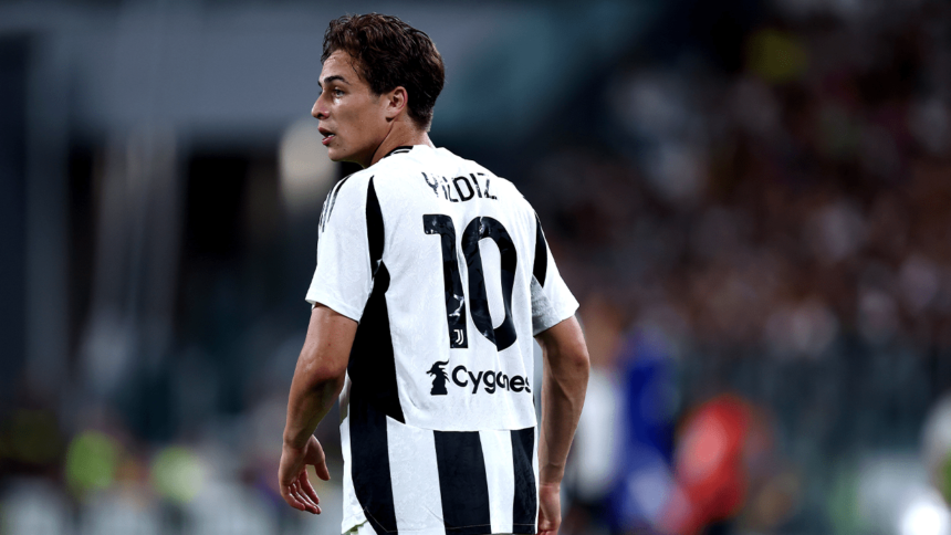 Yildiz con la maglia della Juventus