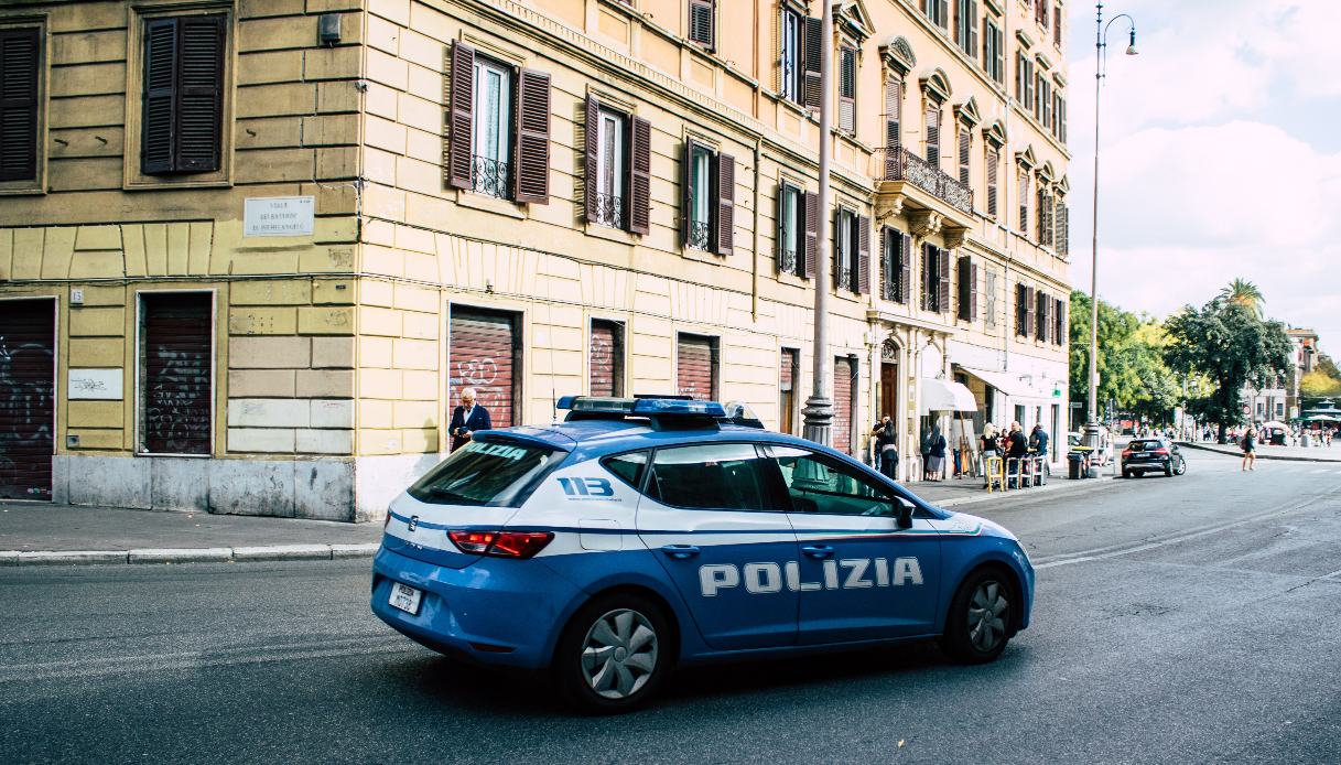 Roma, lite finisce in Tragedia: accoltellato a morte in Via Cavour