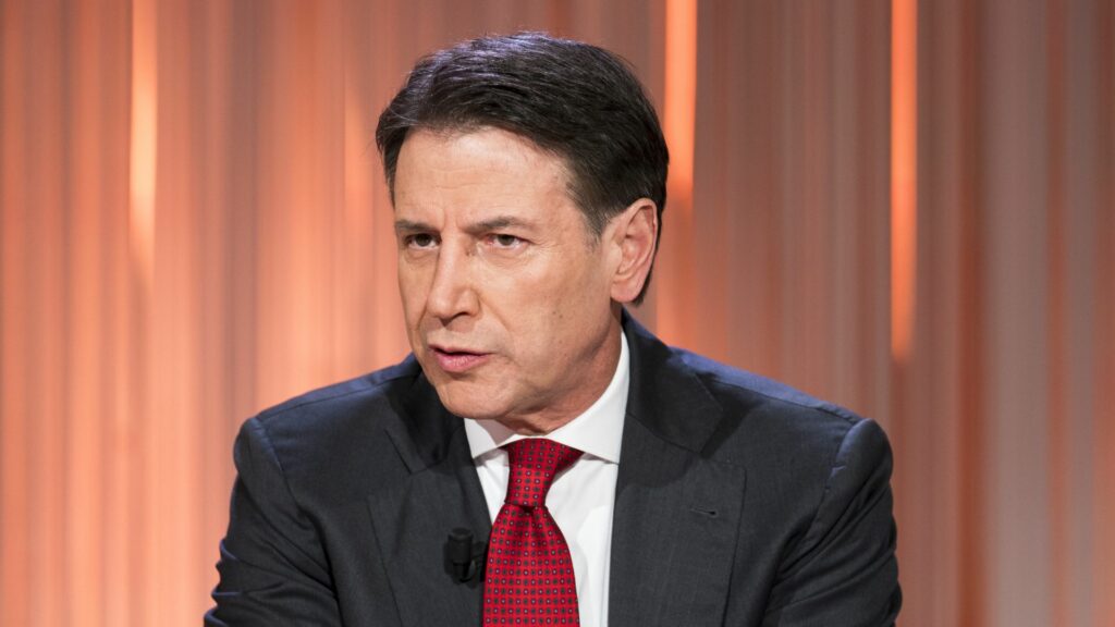 Giuseppe Conte contro Giorgia Meloni