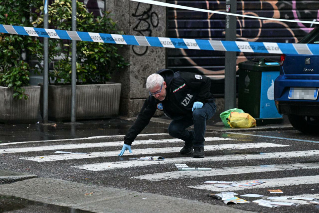 Milano, ucciso a colpi di forbici: stava tentando di rubare un “Gratta e Vinci” al bar