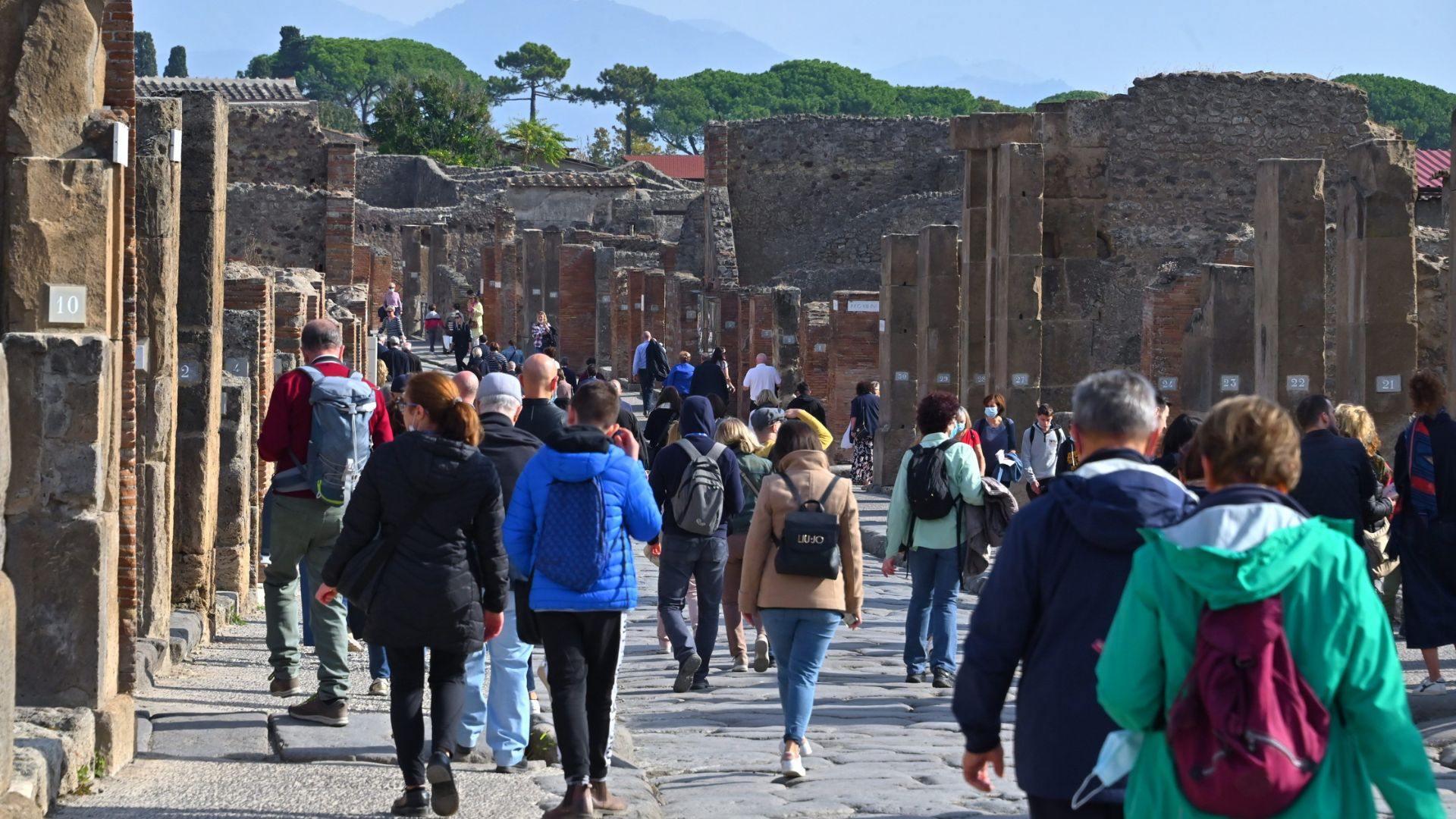 Ponte di Ognissanti, previsto giro d’affari da 4,6 miliardi, ma chi può veramente permettersi di partire?