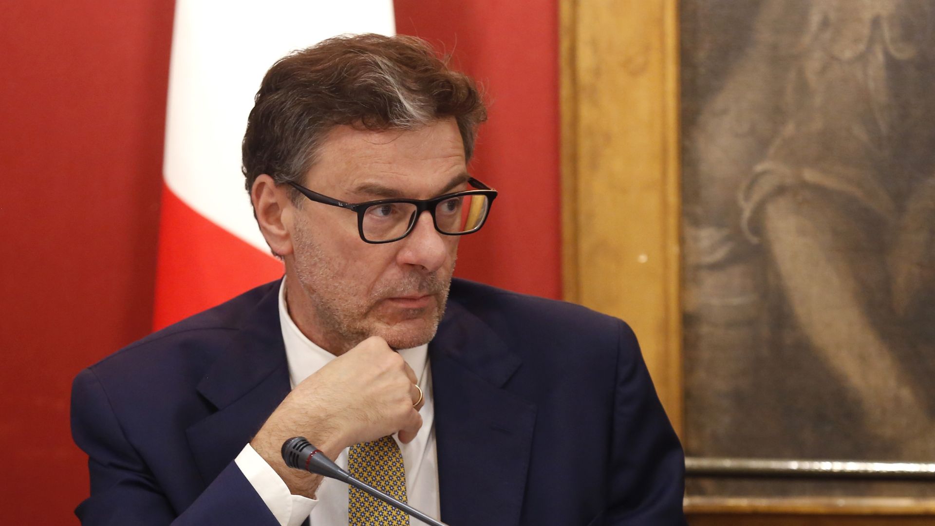 Giorgetti su Unicredit e Banco Bpm: “Mossa non concordata col governo, c’è Golden power”