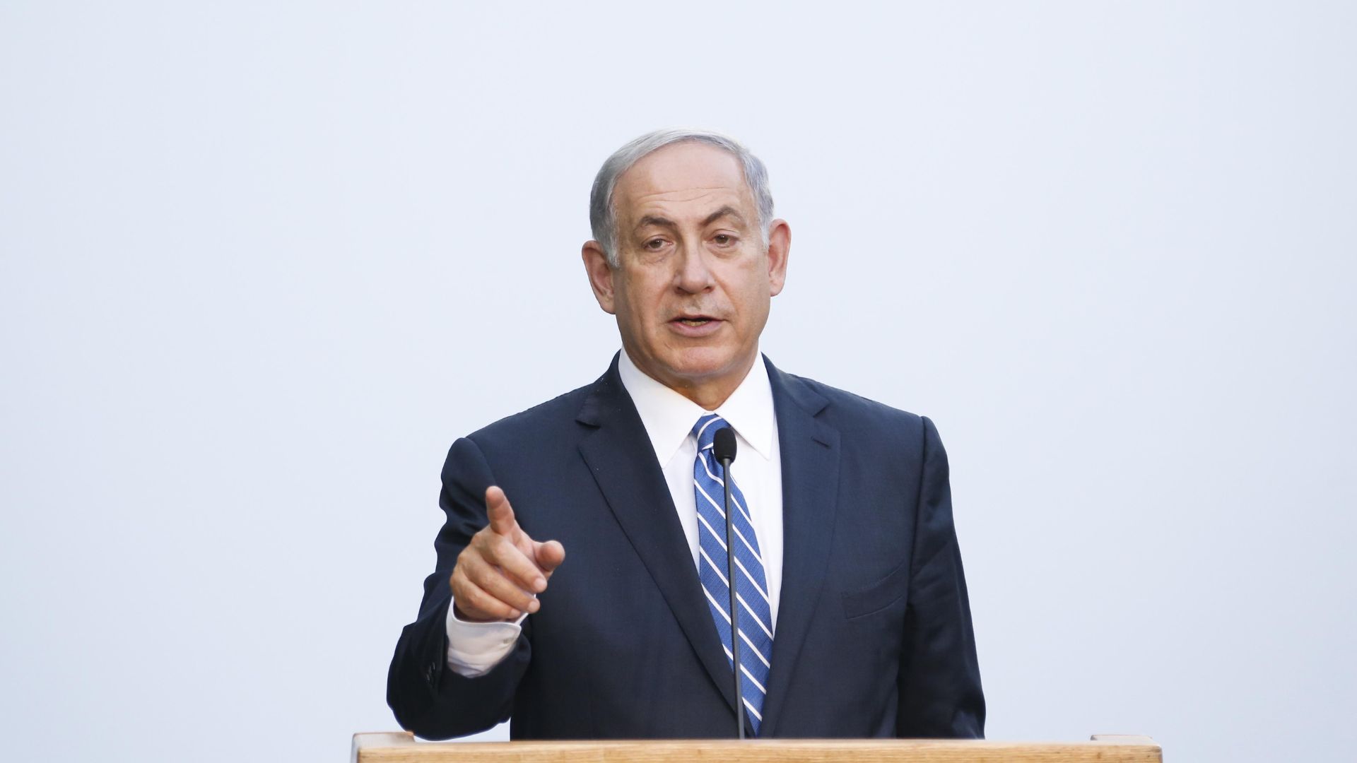 Libano, Netanyahu accetta la tregua ma avverte: “Se Hezbollah viola l’accordo attaccheremo”