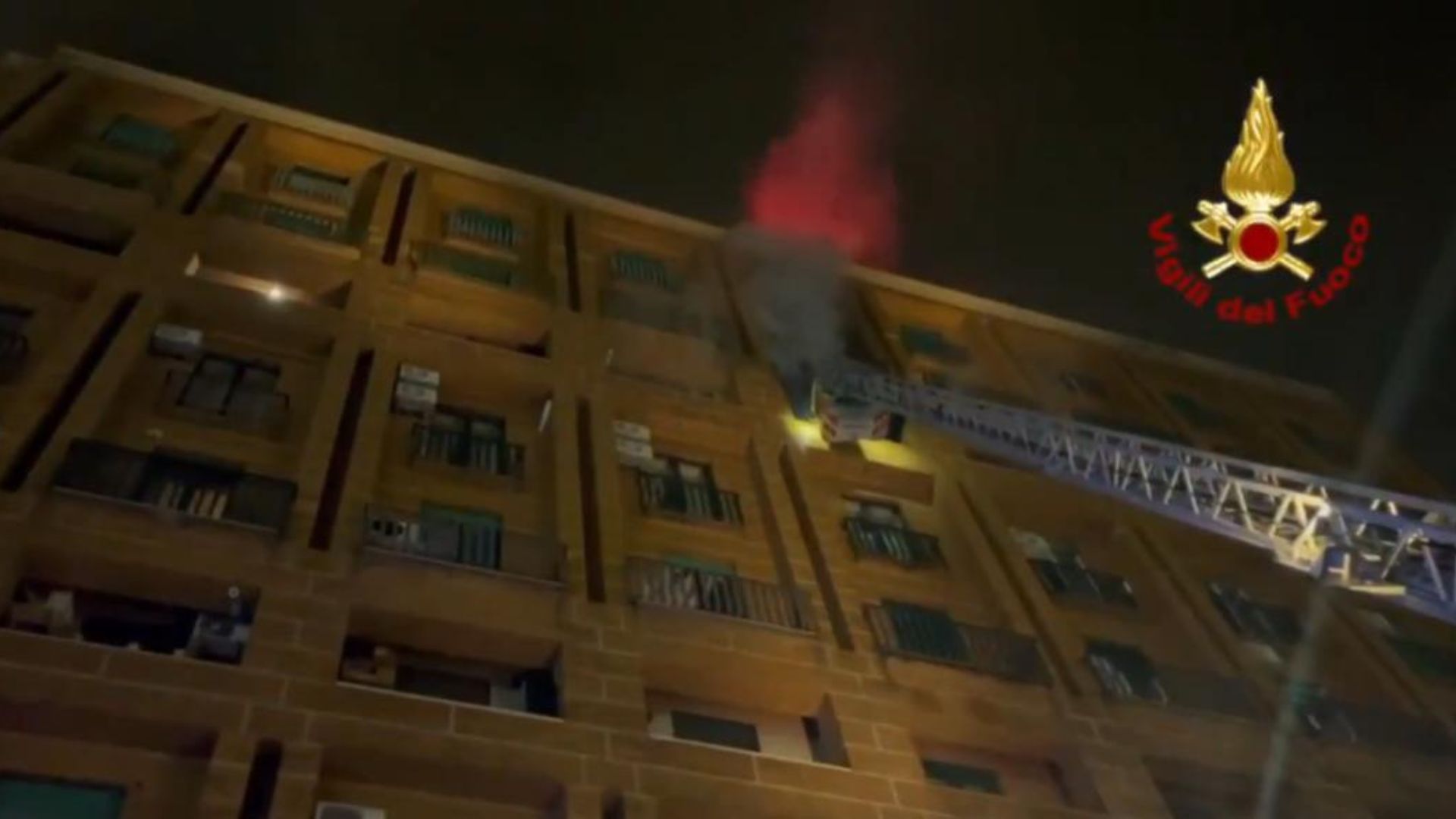 Napoli, incendio