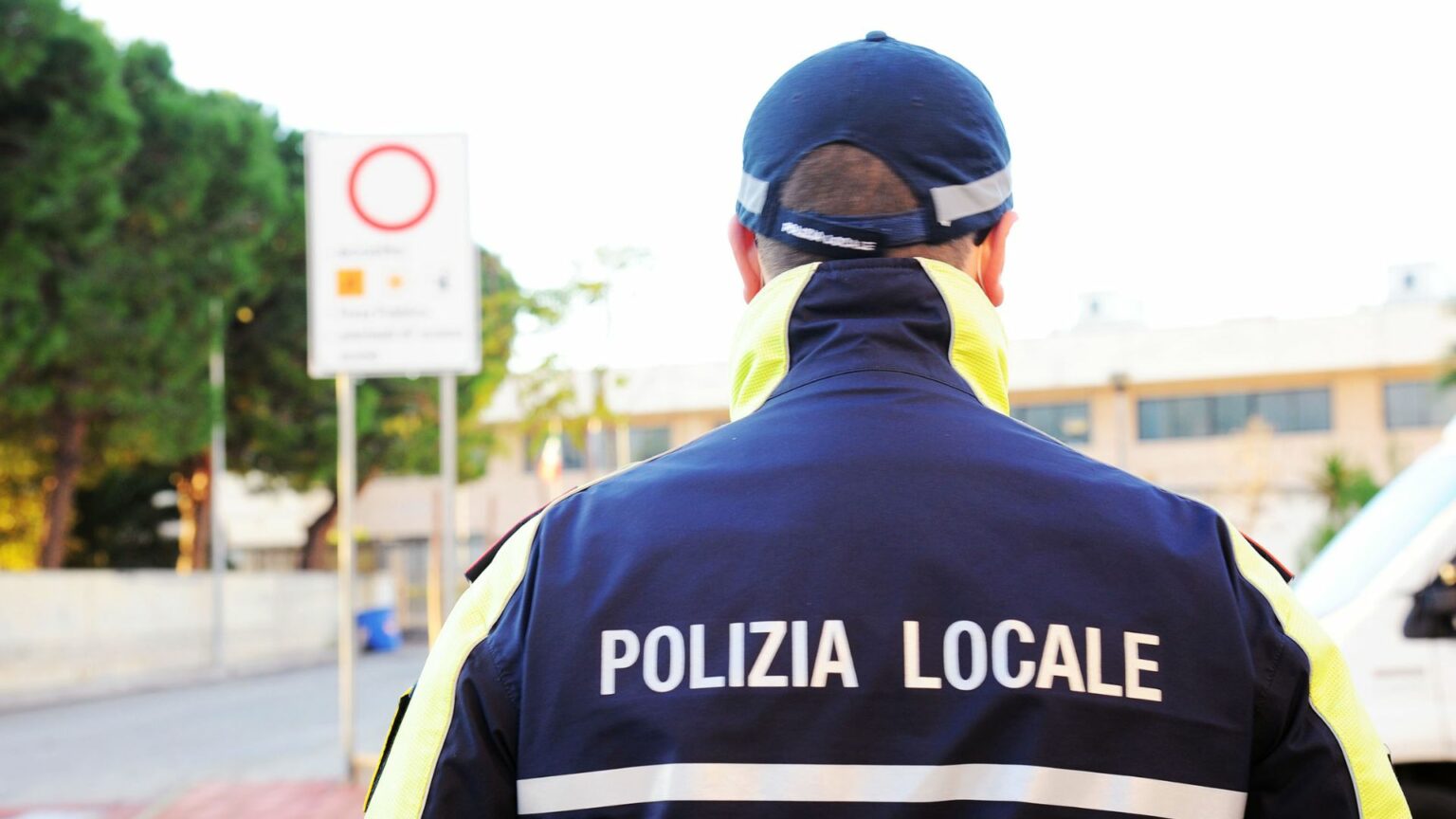 Roma, agenti polizia locale investiti