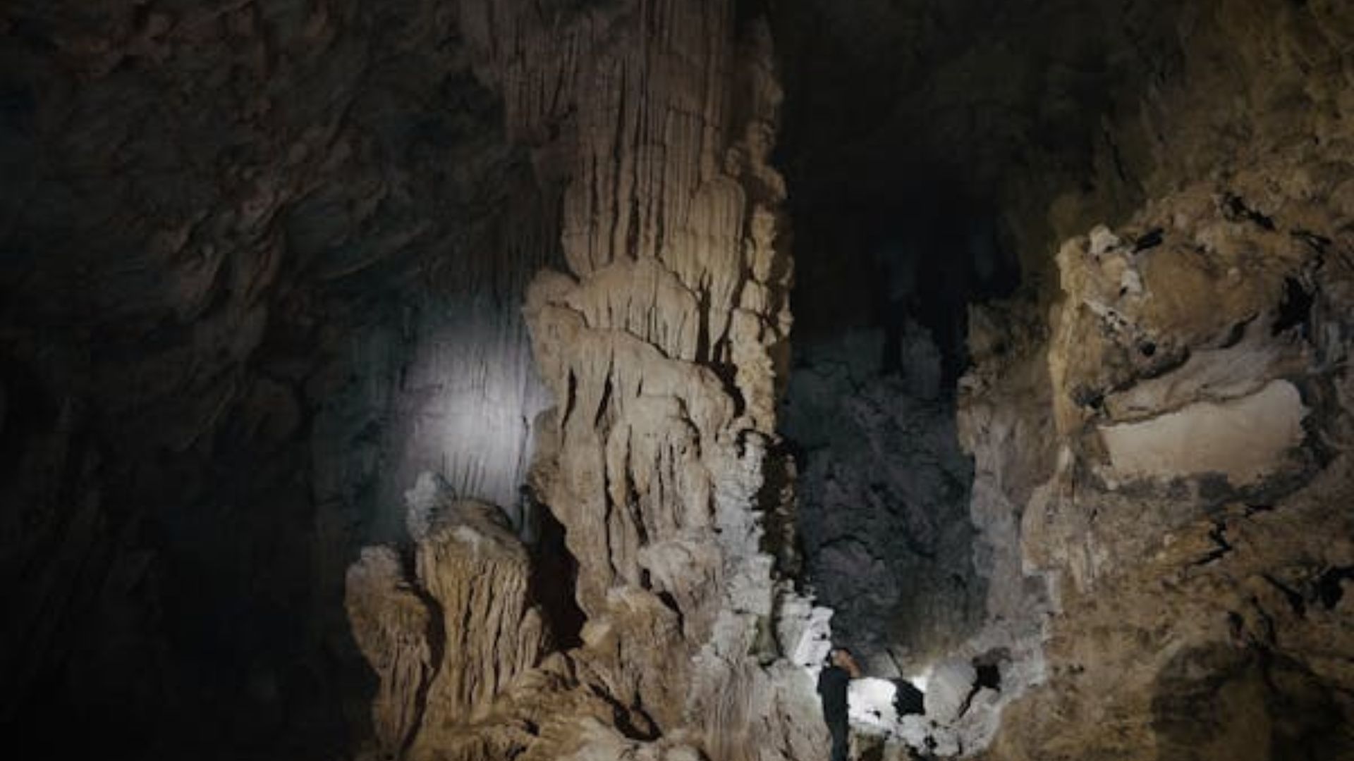 Bergamo, speleologo bloccato nella grotta di Bueno Fonteno: in azione i soccorsi