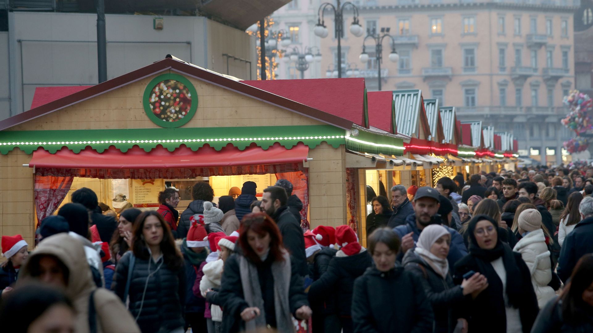 Immacolata, parte la corsa a i regali: ma è veramente vantaggioso farli oggi?