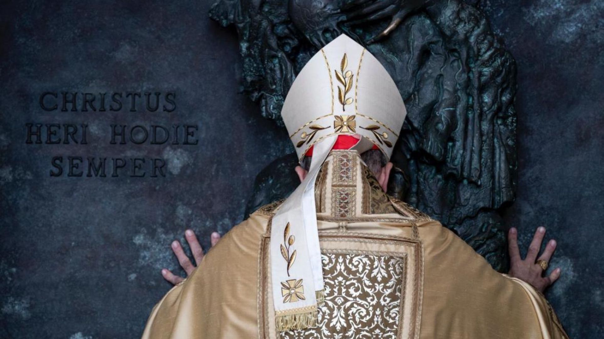 Giubileo, il Papa assente all’apertura della Porta Santa di San Giovanni in Laterano: chi lo ha sostituito