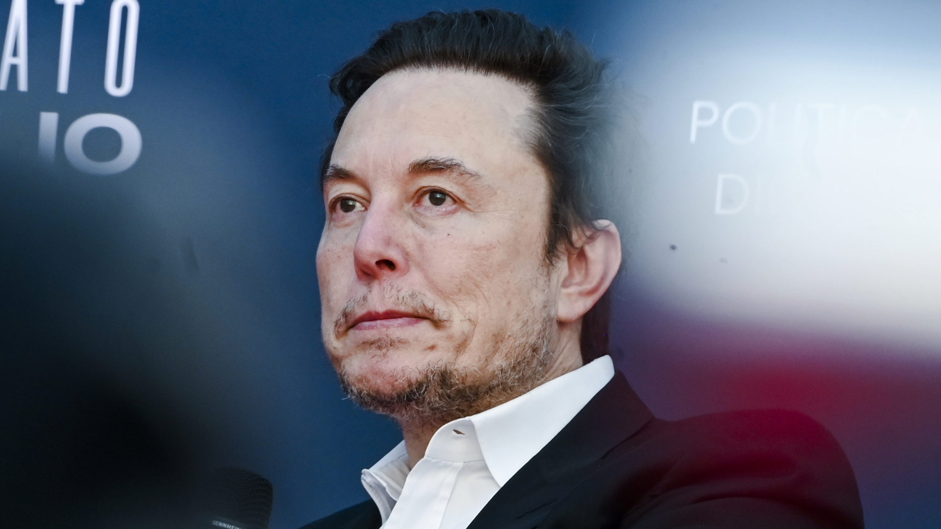 Musk di nuovo contro la Commissione europea, “un monumento alla burocrazia”