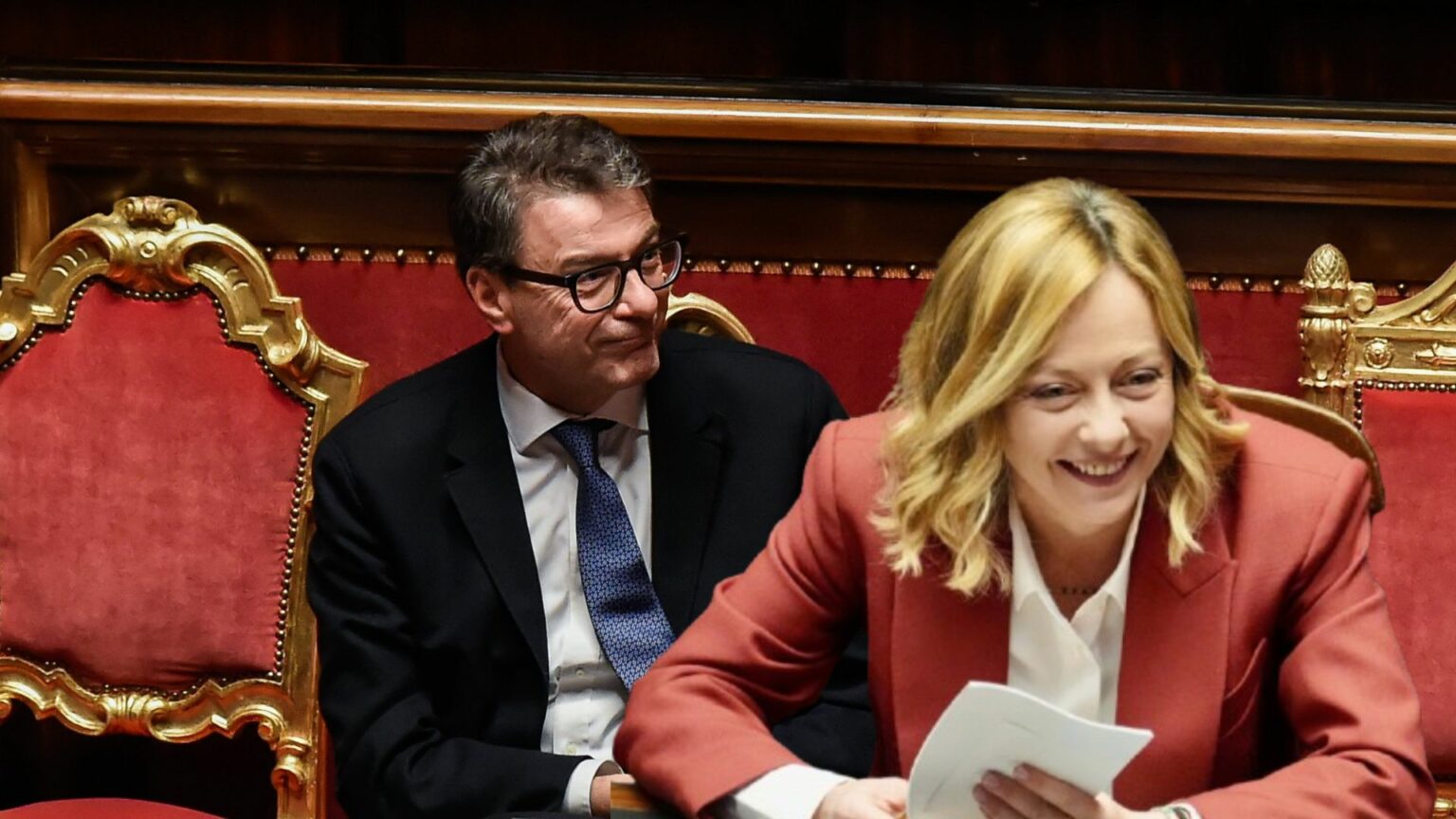 Manovra, Giancarlo Giorgetti e Giorgia Meloni