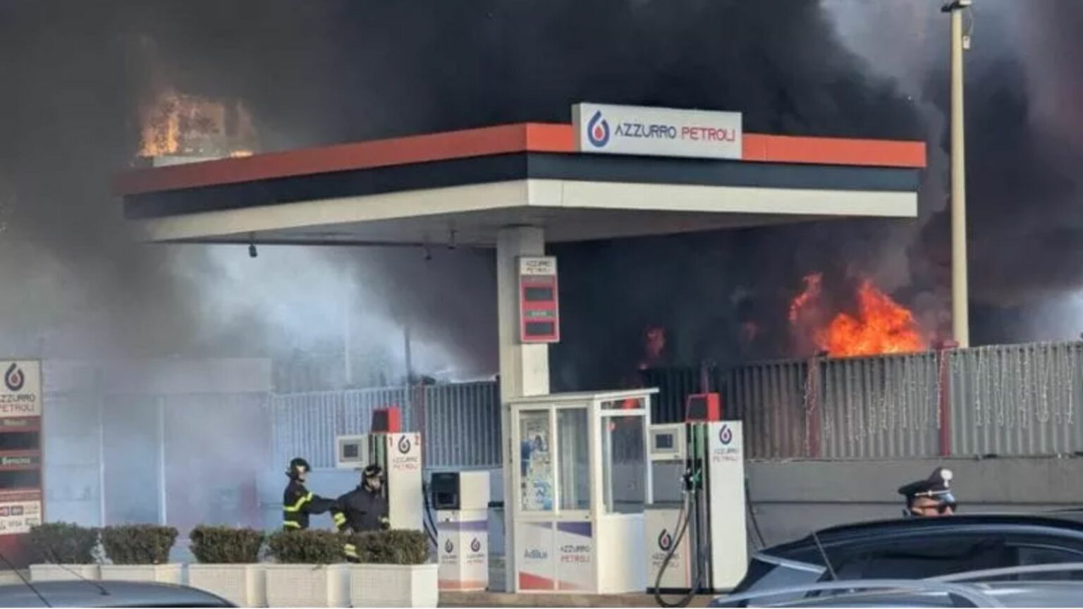 Napoli, esplode una cabina elettrica a Fuorigrotta: quartiere in tilt