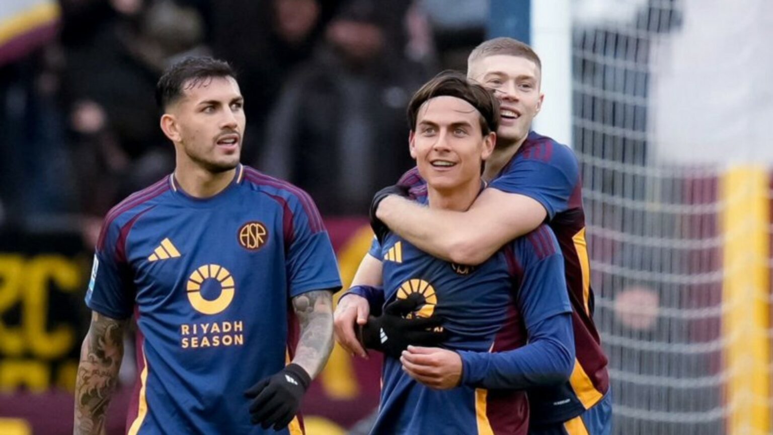 Roma trascinata da Dybala affonda 5-0 il Parma