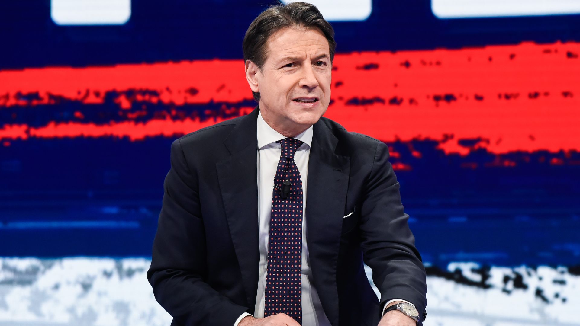 Caro bollette, Conte tuona contro il governo: “Una batosta per i cittadini nel 2025”