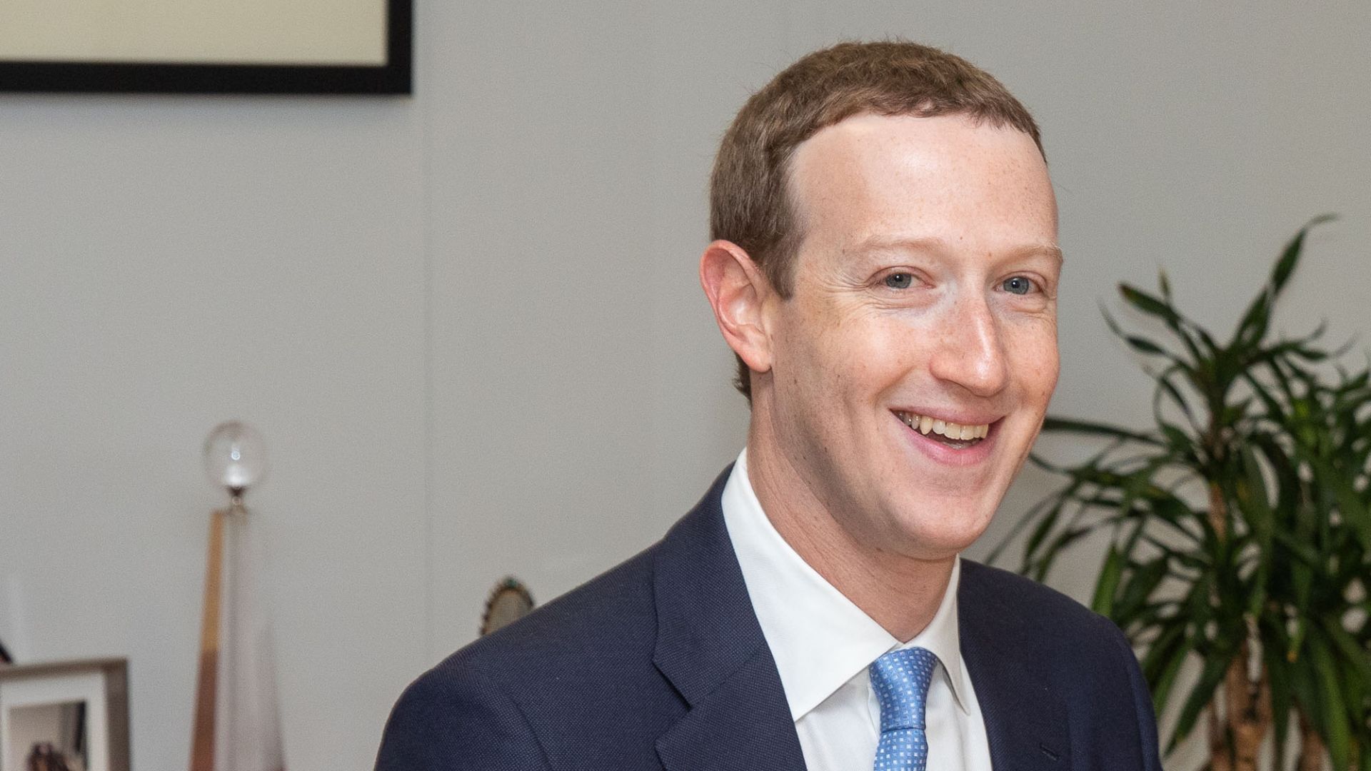 Meta, dopo il Fact checking Zuckerberg fa fuori anche i programmi per l’inclusione: i motivi