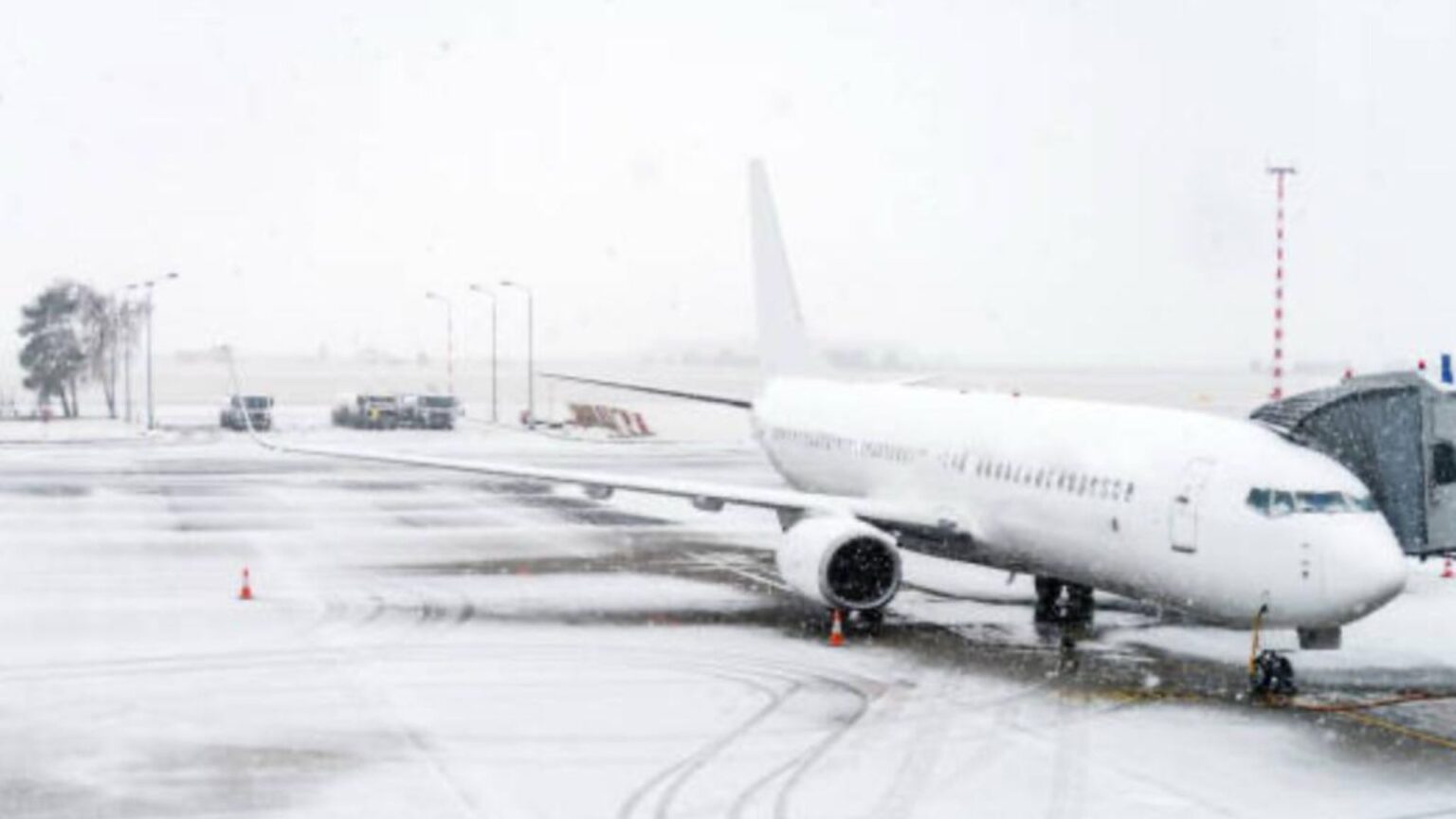 Regno Unito, tempesta di neve blocca aeroporti