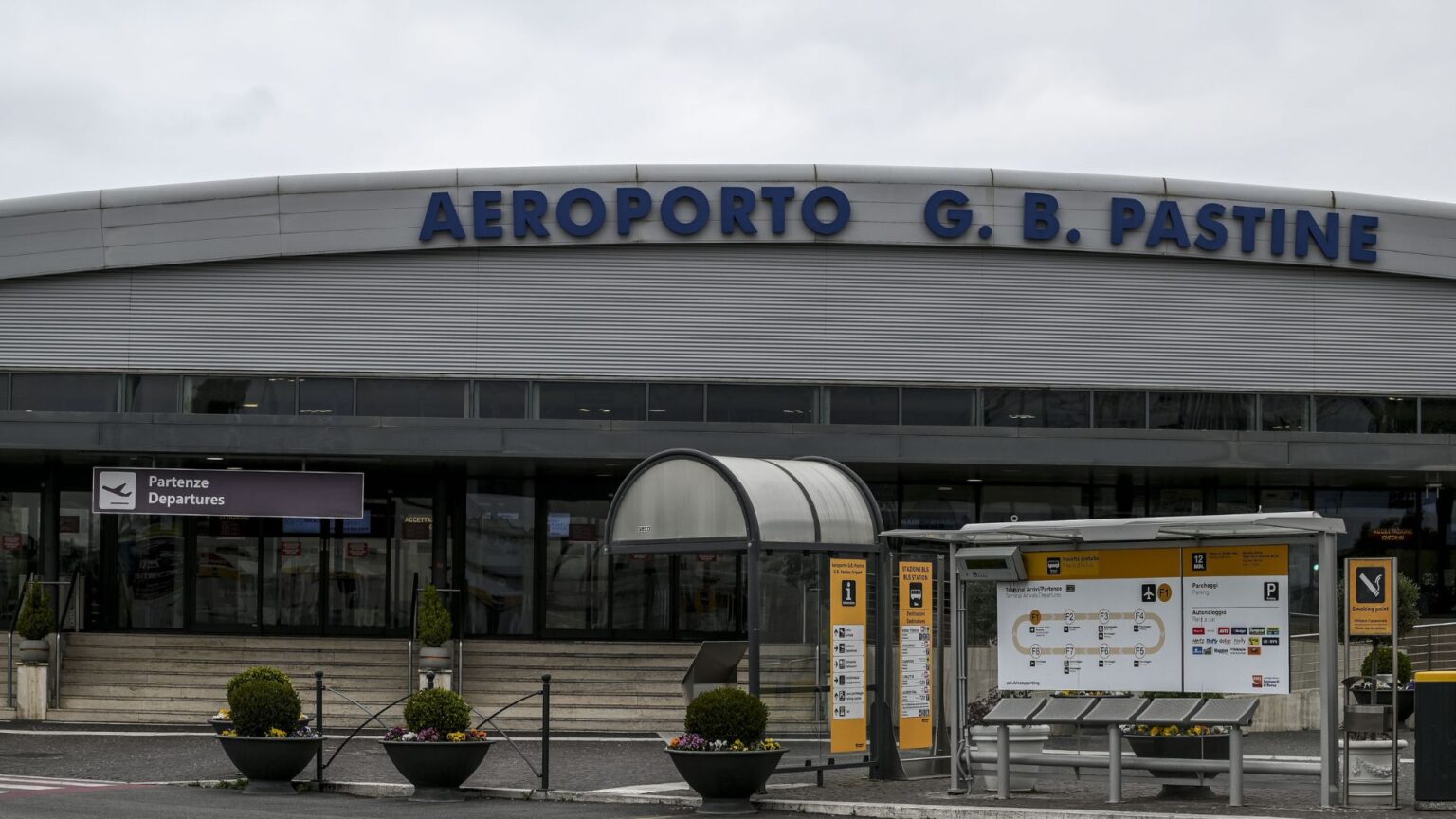 Ciampino, incendio in aeroporto