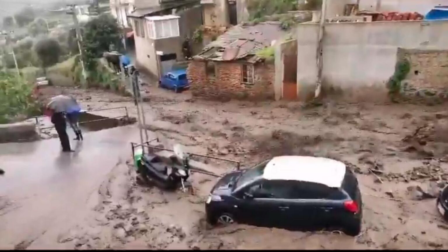 Messina, esonda torrente Zafferia