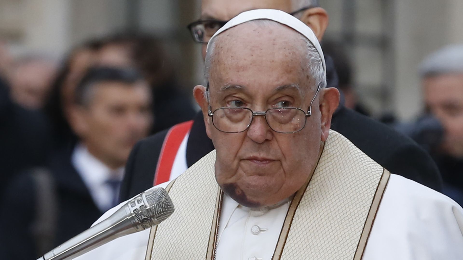 Papa Francesco rinnova l’appello per la pace: “La guerra è sempre una sconfitta”