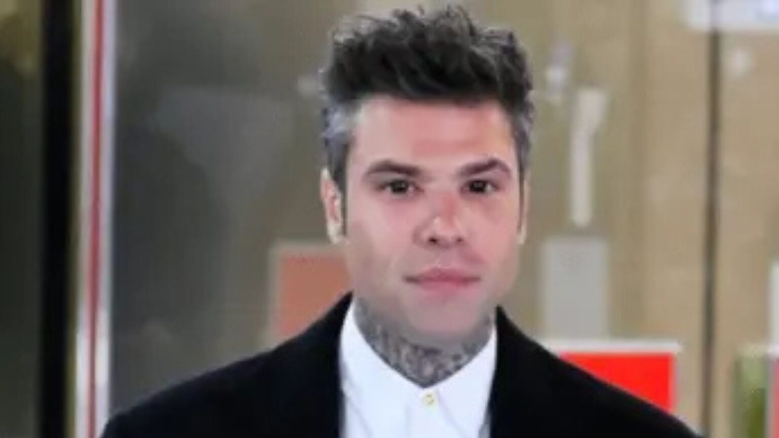 Fedez sul green carpet di Sanremo