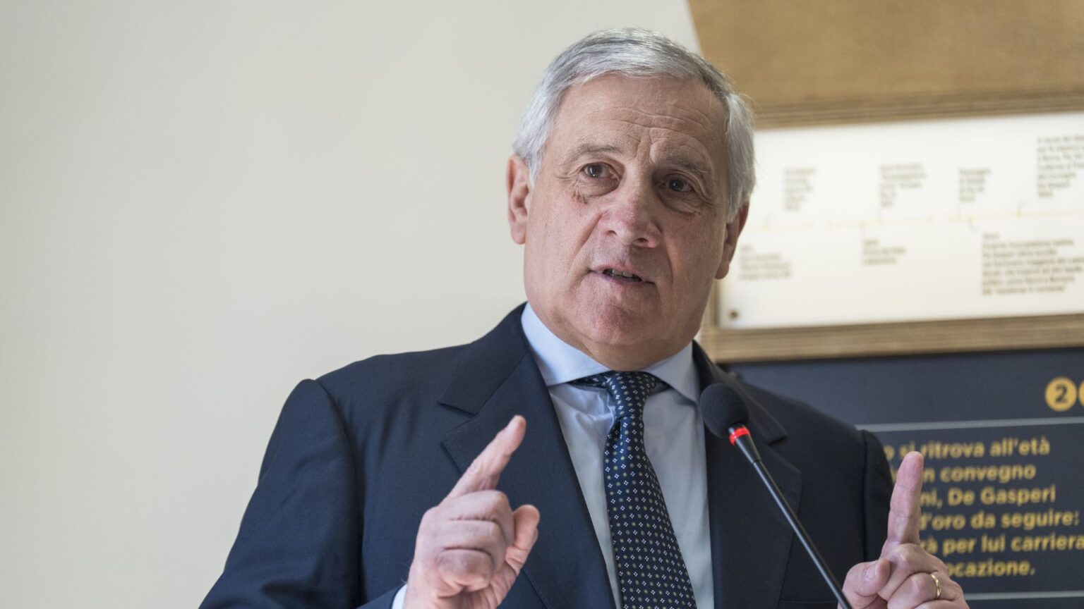 Antonio Tajani, ministro degli Esteri