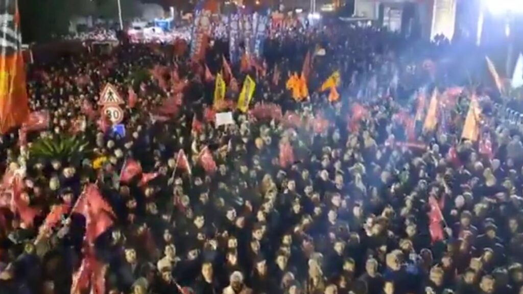 Proteste a Istanbul per Ekrem Imamoglu