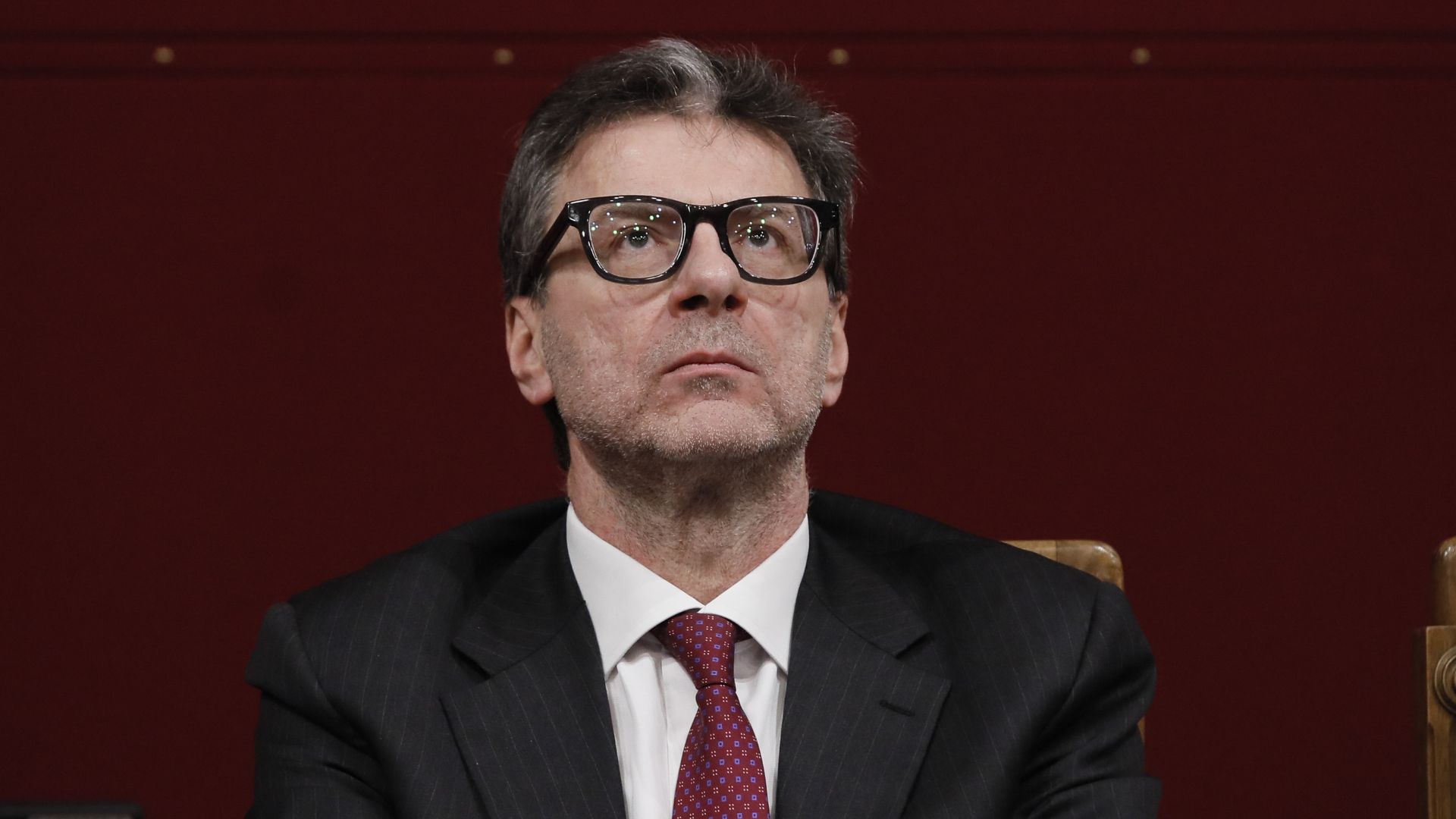 Giorgetti tra armi e bilanci Ue: “La Germania non pensi di decidere per tutti”. E apostrofa le banche