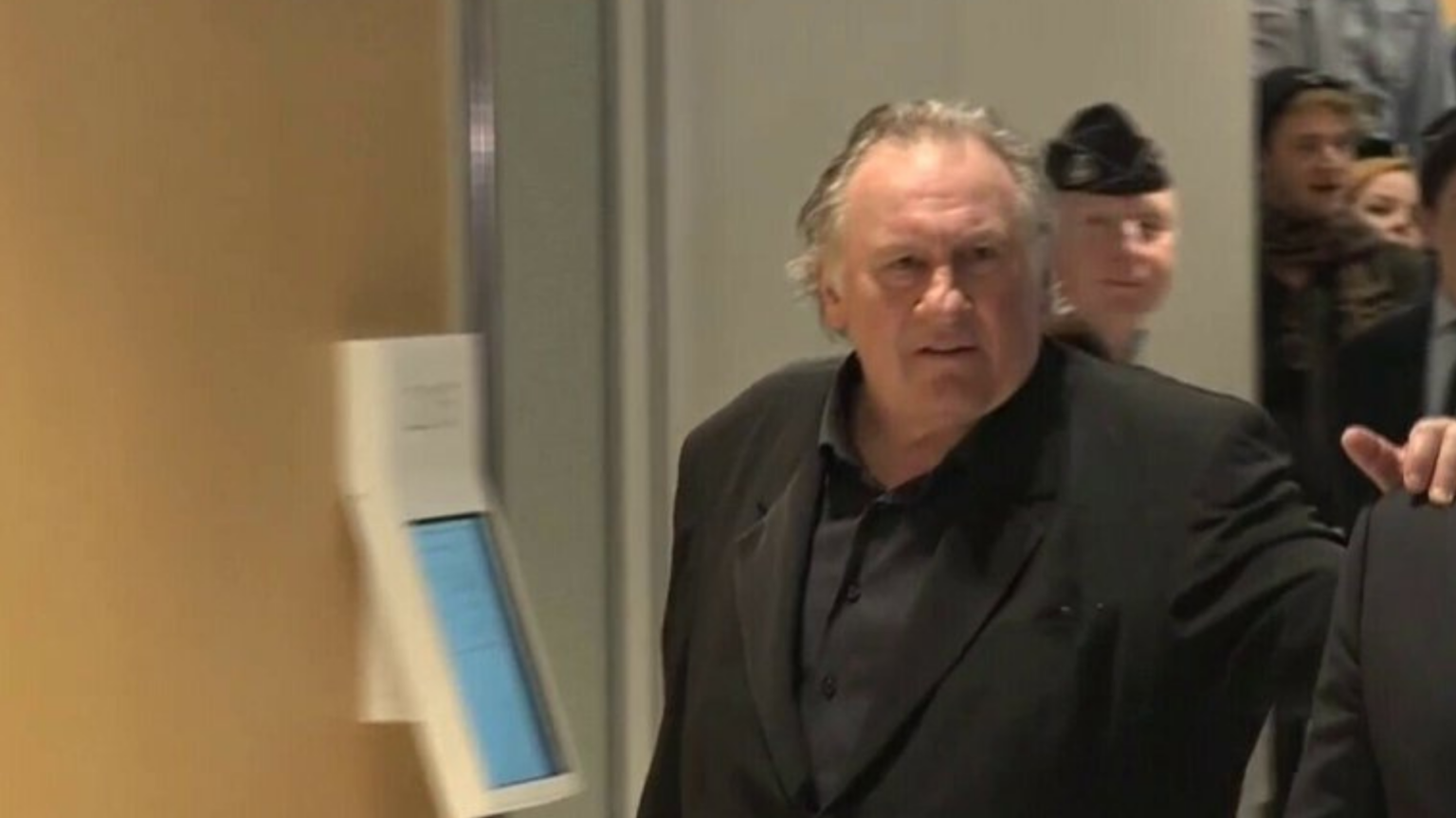 Gerard Depardieu parte oggi il processo per violenza sessuale