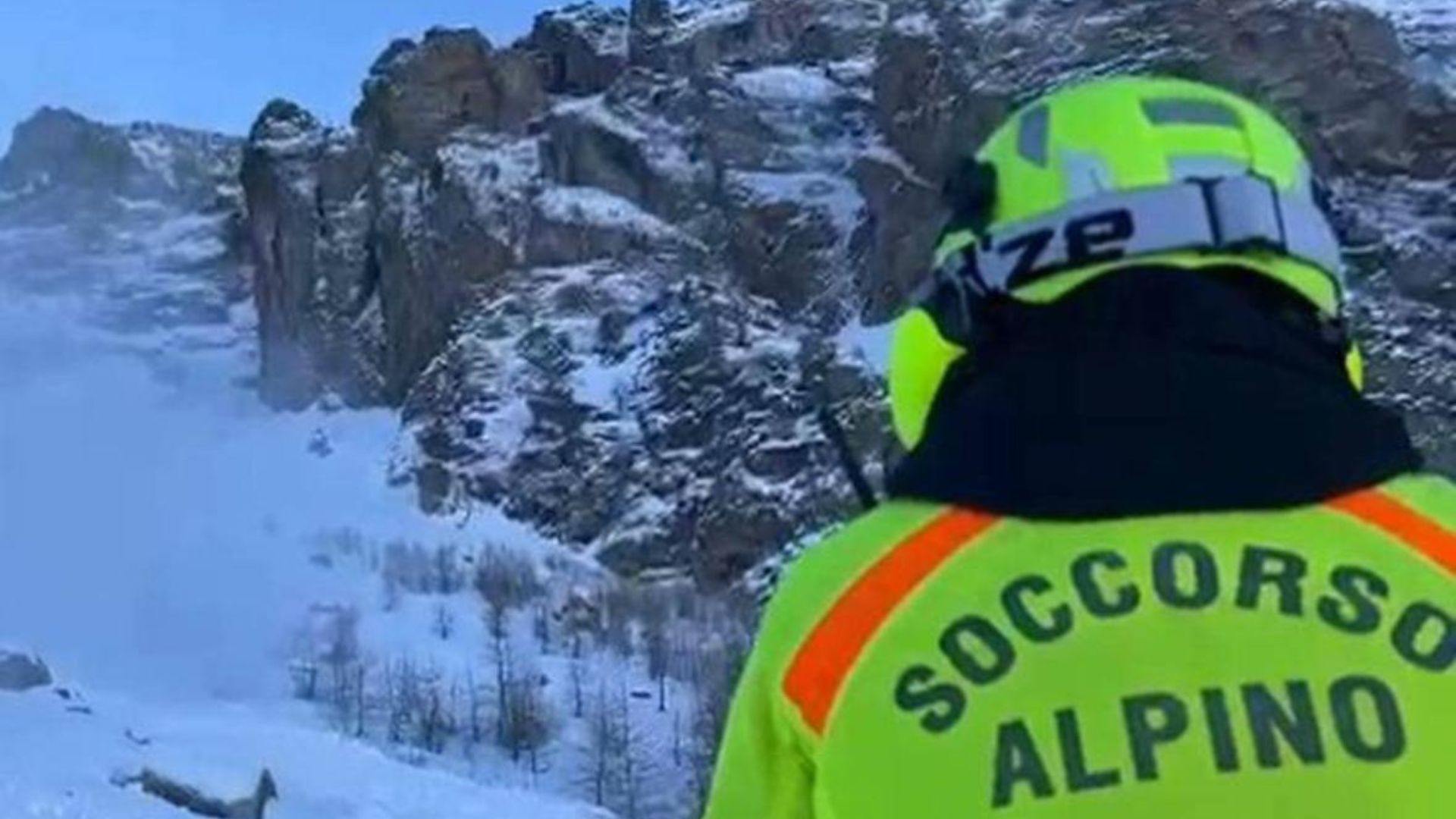 Dolomiti, valanga a Forcella Giau: recuperati i tre sciatori, uno è grave